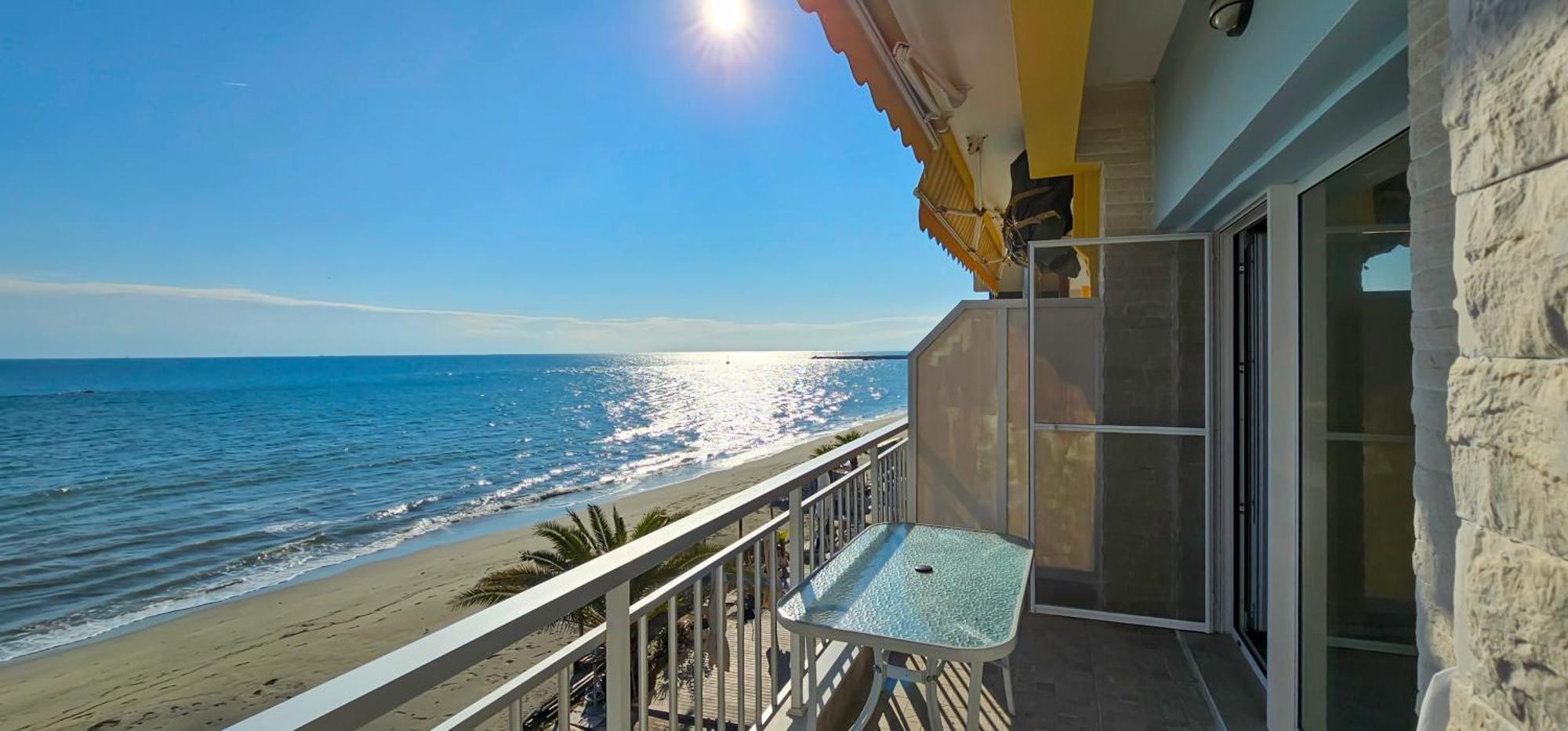 Hara Apartment In Front Of The Beach Paralia Katerinis Ngoại thất bức ảnh